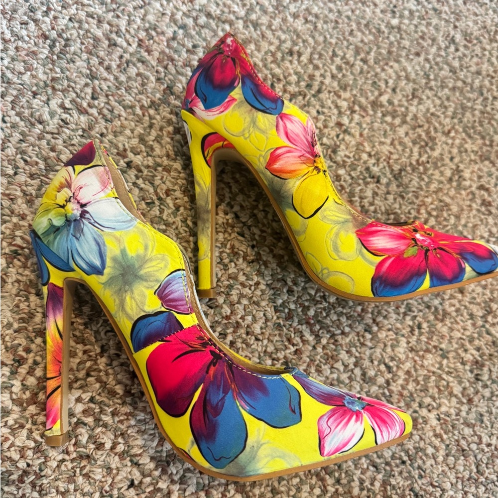 Redkiss Vibrant Floral Stiletto Heels - Yellow and Multicolor (Size 7)